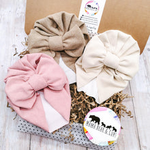 Load image into Gallery viewer, Baby Bow Turban - Mama Bear and Cubs ltd
