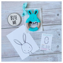 Load image into Gallery viewer, Bunny Teether - Mama Bear and Cubs ltd
