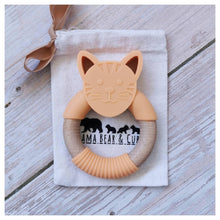 Load image into Gallery viewer, Kitty &amp; Puppy Teether - Mama Bear and Cubs ltd
