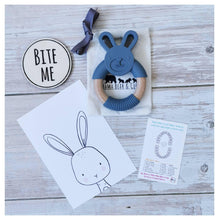 Load image into Gallery viewer, Bunny Teether - Mama Bear and Cubs ltd
